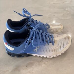 On cloud tennis shoes